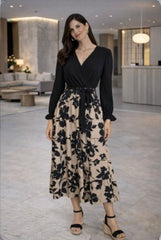 Black Flowers & Cream details