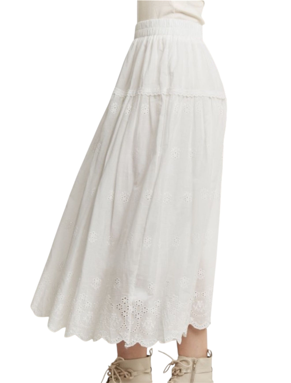 White Skirt concert
